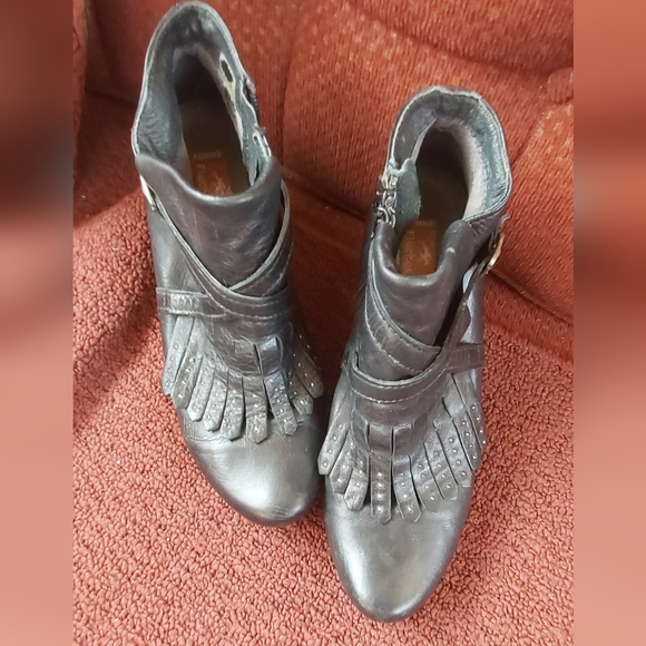 Fluchos black leather bootie - Picture 5 of 10